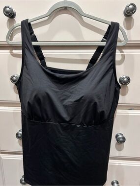 Lands' End Black Tankini Top with Shelf Support.  New without tags